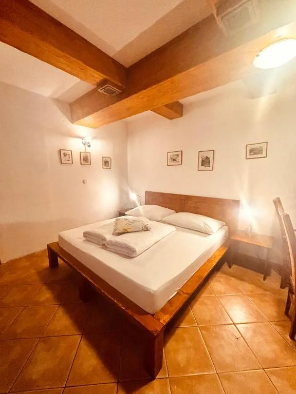 Apartment — bedroom · photo 4