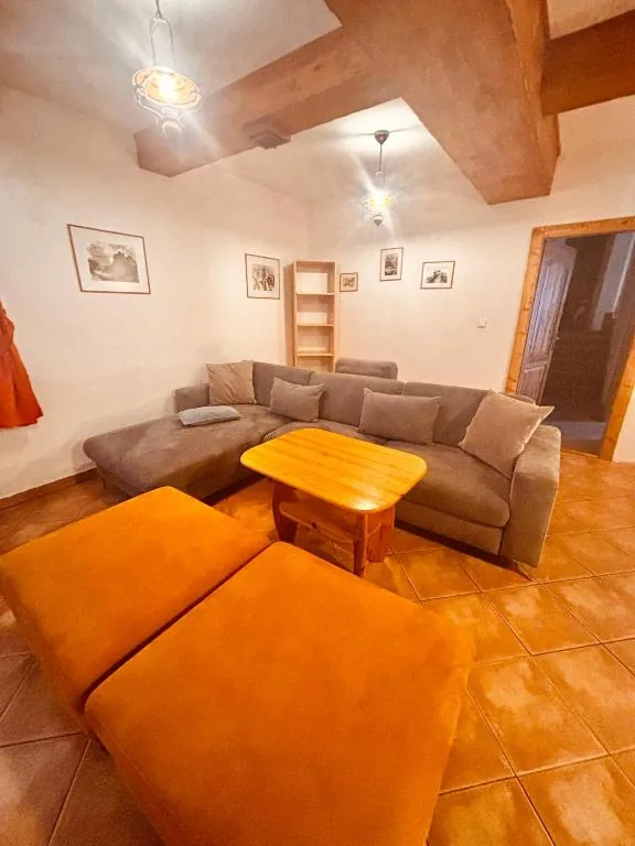 Apartment — seating area · photo 6