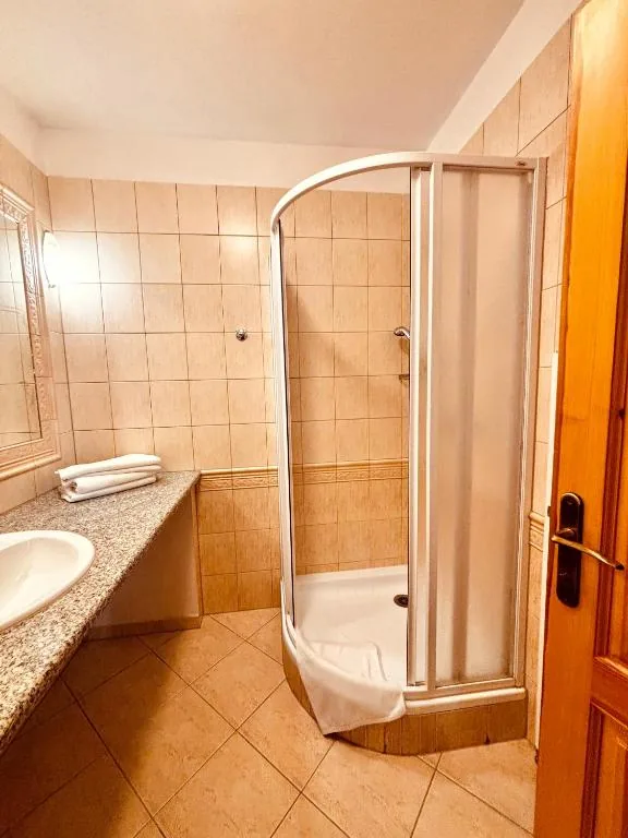 Double room — bathroom · photo 23