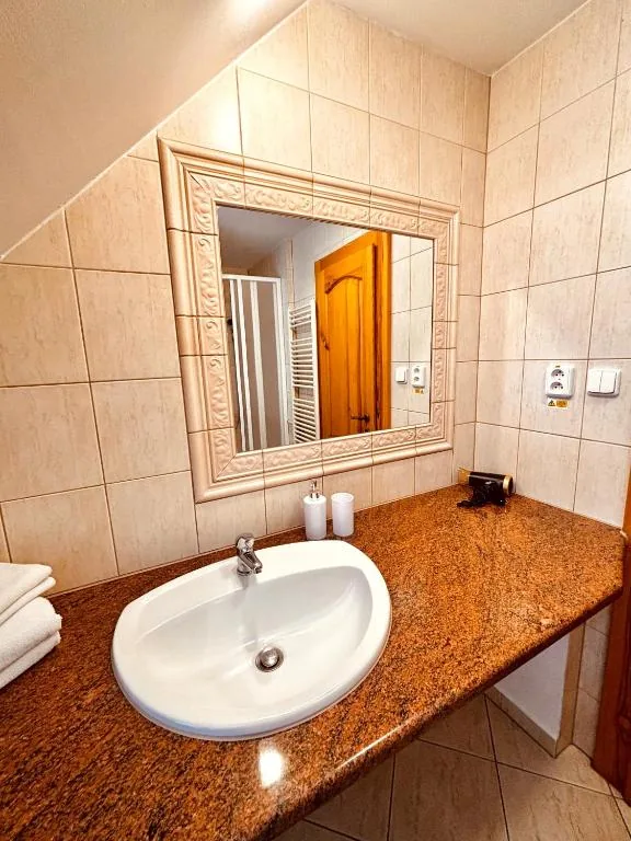Double room — bathroom · photo 24
