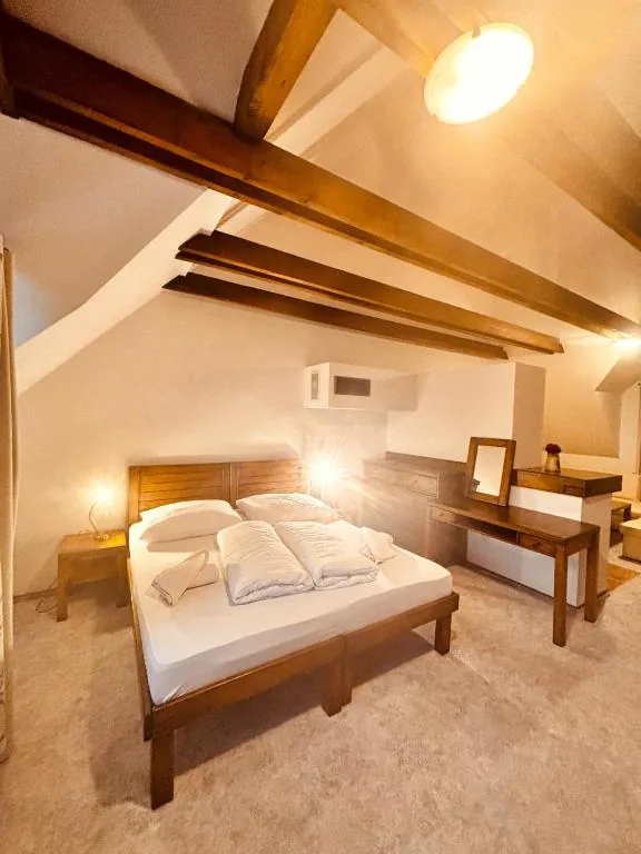 Studio LUX — bedroom · photo 1
