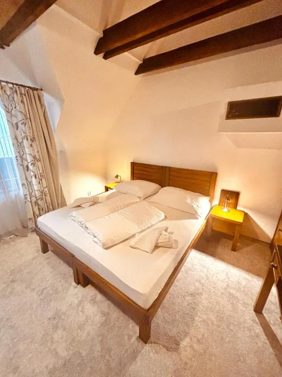 Studio LUX — bedroom · photo 2