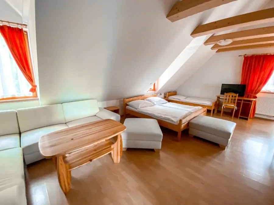 Apartmán so štyrmi lôžkami a obytnou časťou