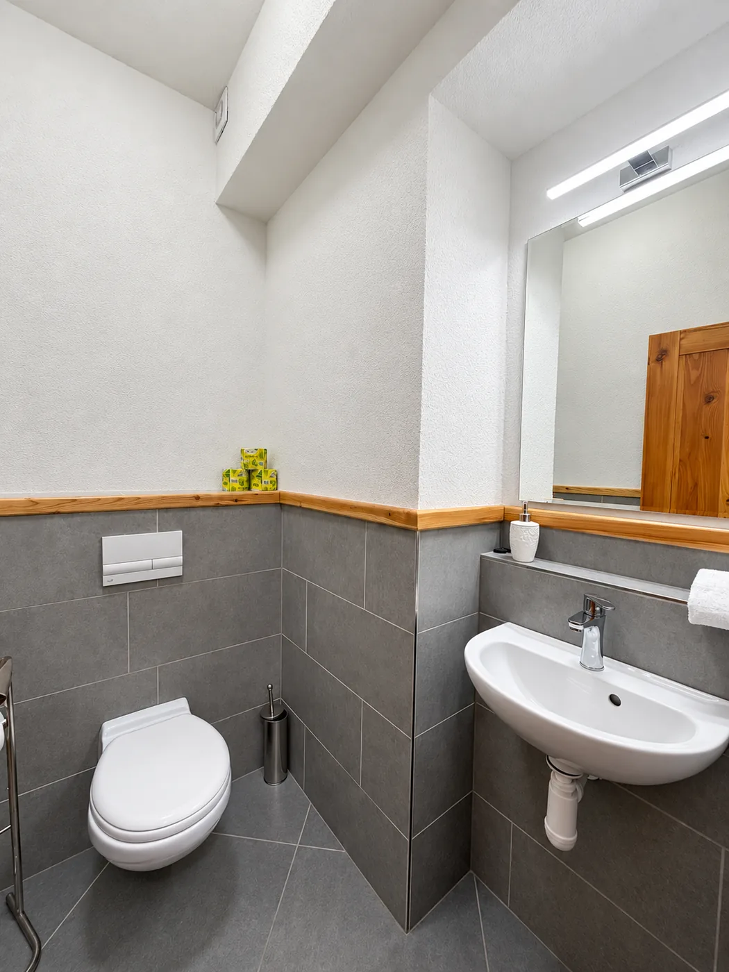 Štúdio LUX — samostatné WC s umývadlom